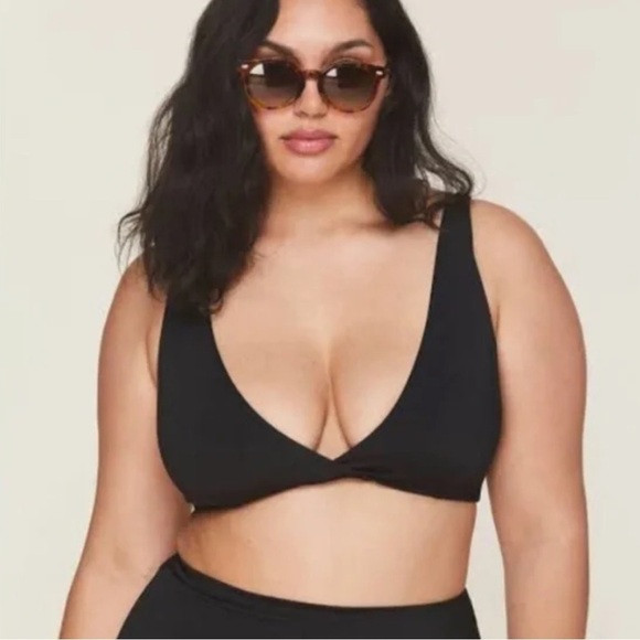 Andie Other - Andie Swim The Belmar Top in Black Size Medium Sustainable Bikini